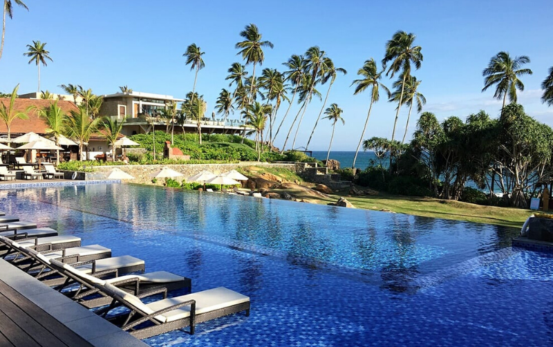 Poolside Bar – Anantara Peace Haven Tangalle Resort